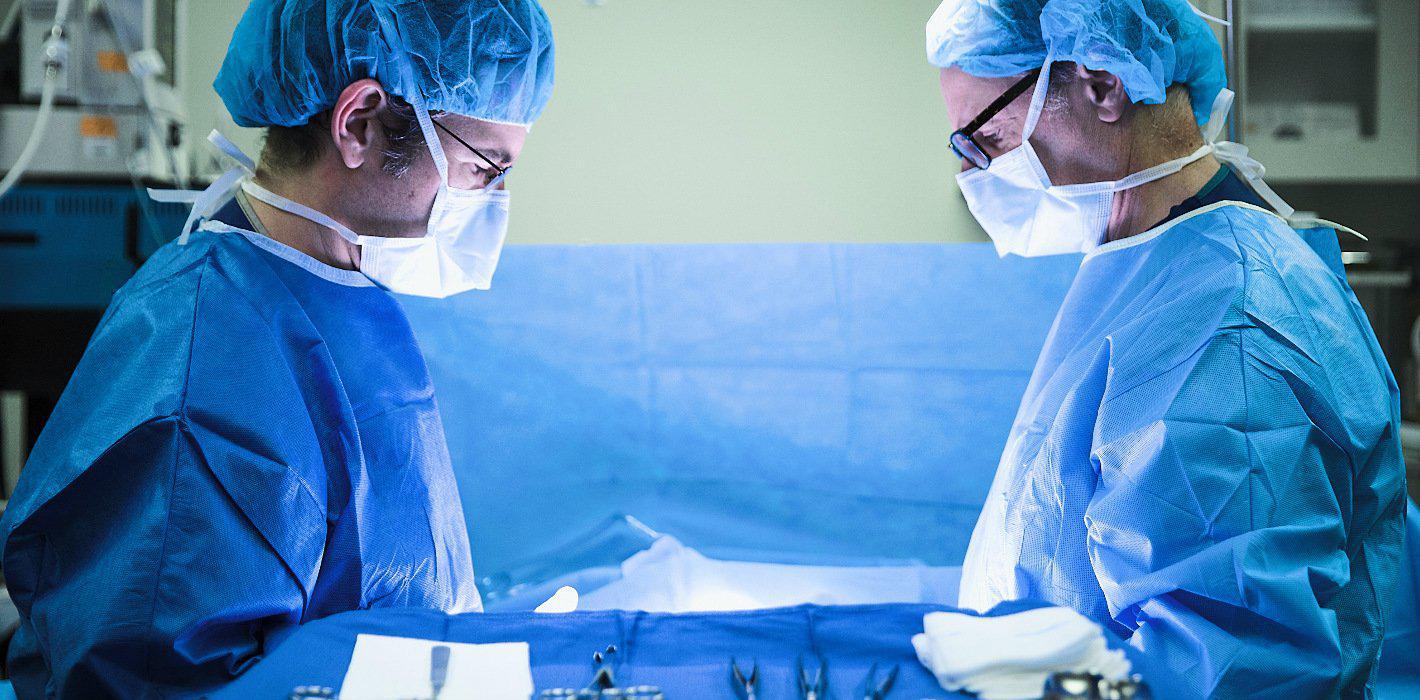 Dr. Ellenhorn's surgical practice at Cedars-Sinai Medical Towers Los Angeles